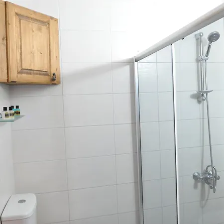 Bir Kedi * Аванос